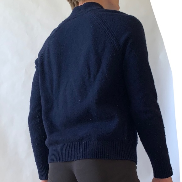 Banana Republic Pullover Sweater - Picture 3 of 4